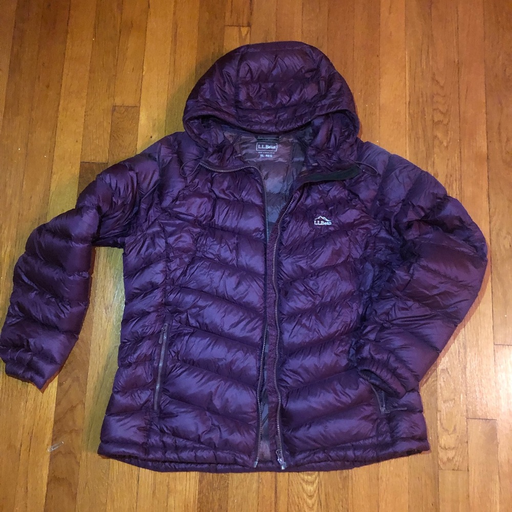 LL Bean Women's Ultralight 850 Down Hooded Jacket